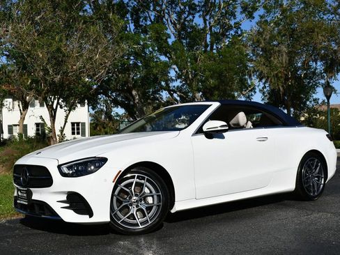 Used 2023 Mercedes-Benz E 450 4MATIC Cabriolet image 2