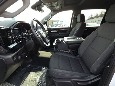 Used 2024 Chevrolet Silverado 3500 LT image 16