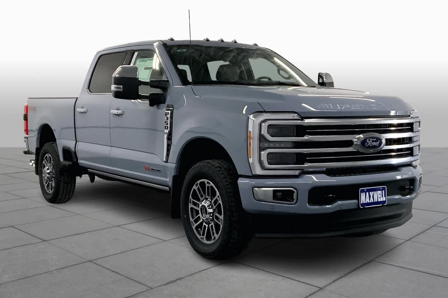 Used 2025 Ford F350 Platinum w/ Platinum Plus Package AWD/4WD image 3