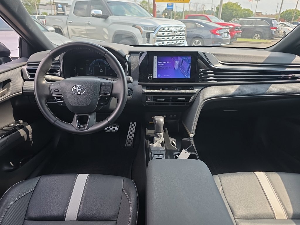 Used 2025 Toyota Camry SE FWD image 12