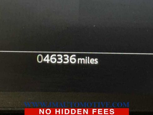 Used 2025 Land Rover Defender 110 S AWD/4WD image 22
