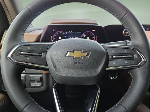 Used 2025 Chevrolet Tahoe High Country AWD/4WD image 24