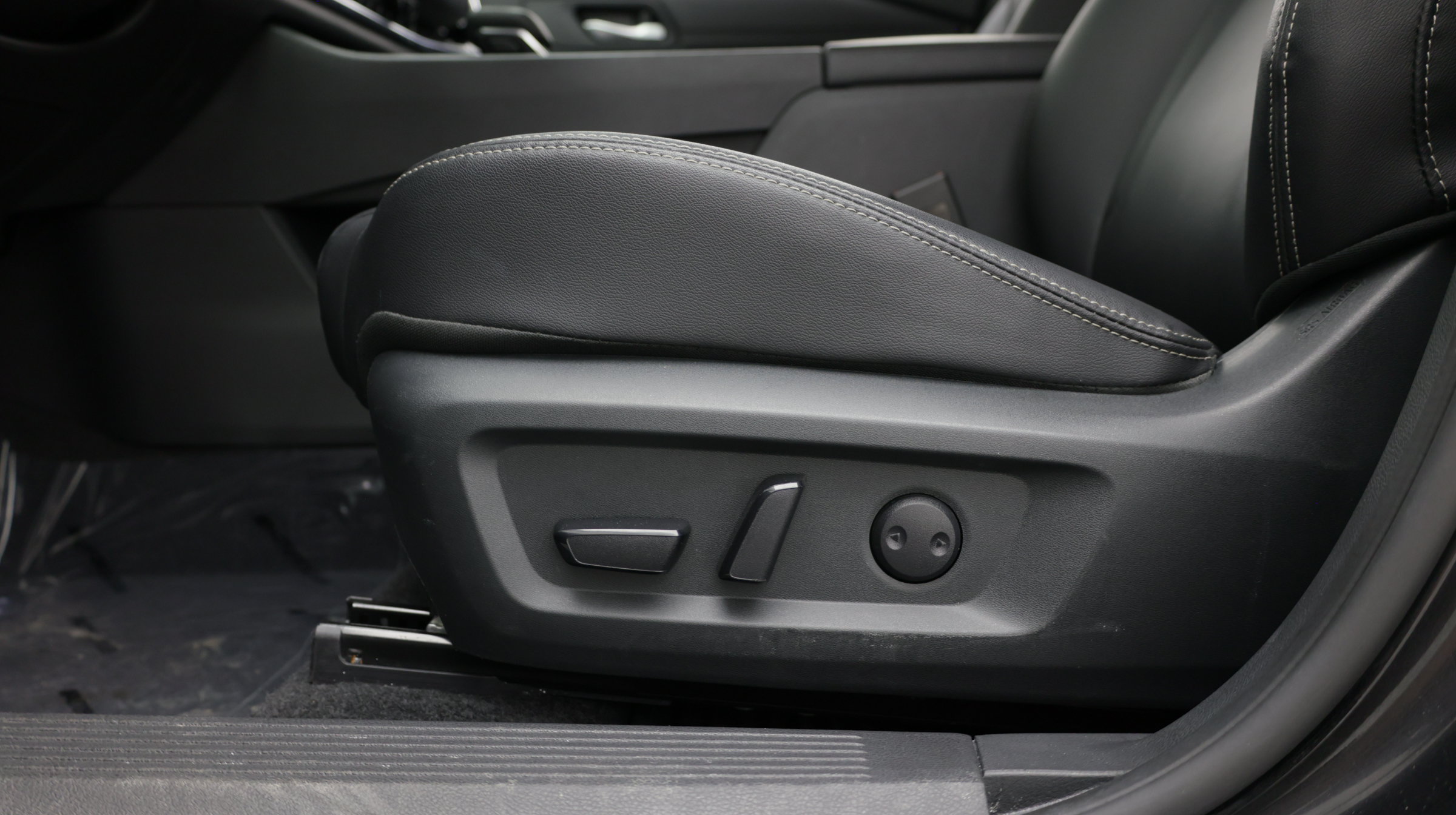 Used 2026 Nissan Rogue SL FWD image 15