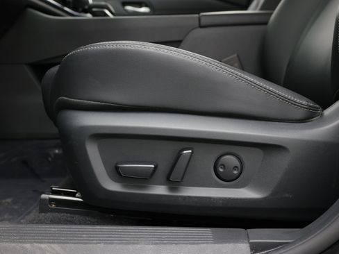 Used 2026 Nissan Rogue SL FWD image 15