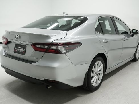 Used 2023 Toyota Camry LE FWD image 4