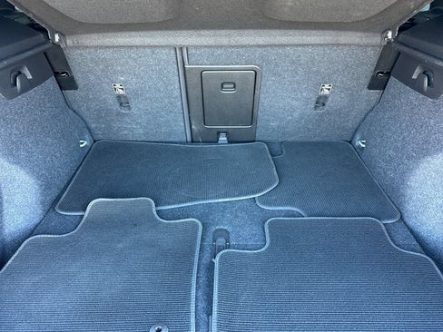 Certified 2025 Volvo EX40 Core AWD/4WD image 18