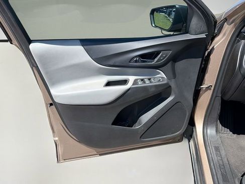 Used 2018 Chevrolet Equinox LS image 15