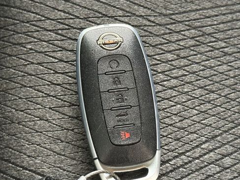 Used 2025 Nissan Rogue SV image 25