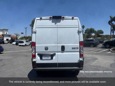 Used 2025 RAM ProMaster 2500 w/ Convenience Group FWD image 4