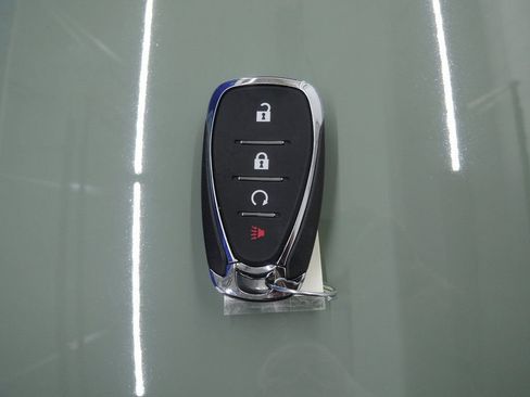 Used 2025 Chevrolet Trax ACTIV w/ Sunroof Package image 39