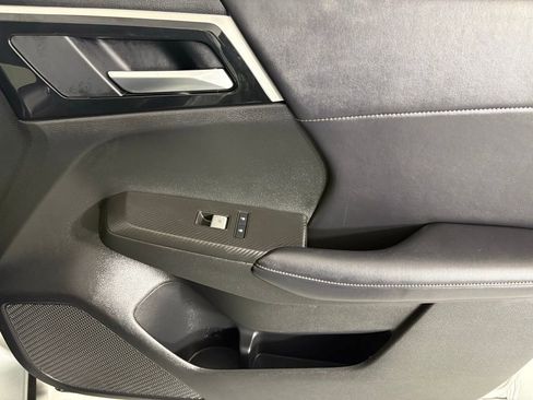 Used 2024 Mitsubishi Outlander SE image 14