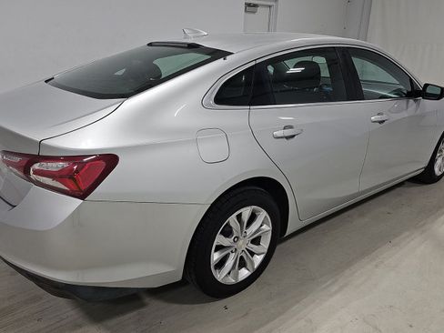 Used 2019 Chevrolet Malibu LT FWD image 2