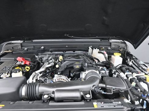 Used 2025 Jeep Gladiator Rubicon AWD/4WD image 23