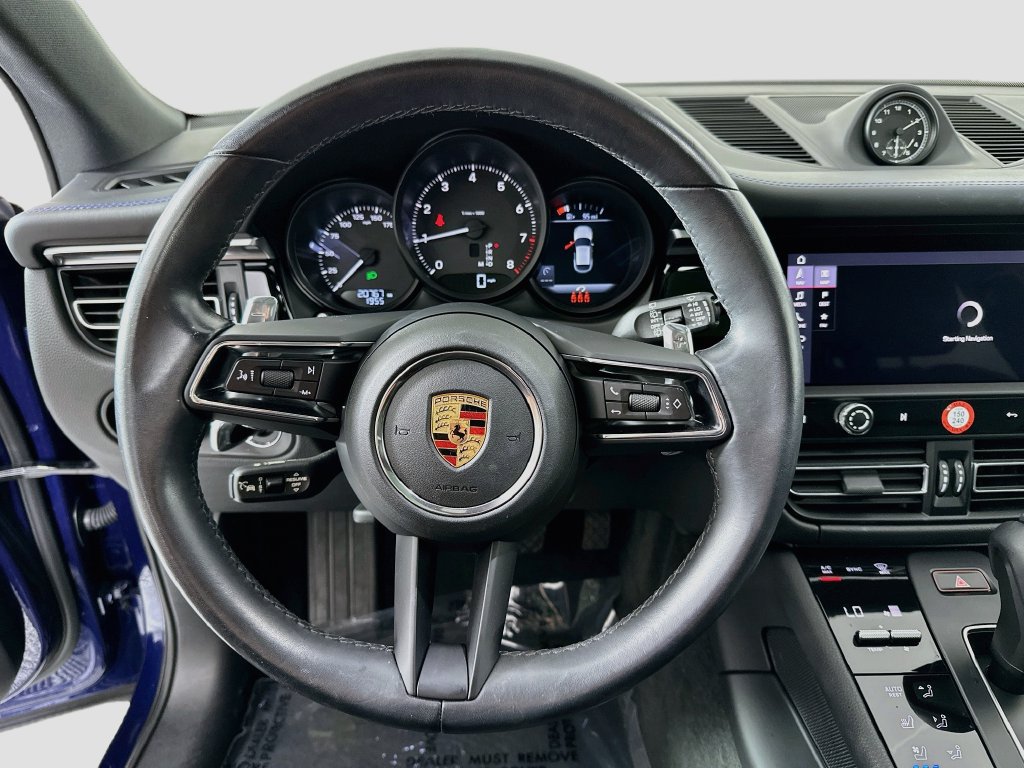 Certified 2024 Porsche Macan AWD/4WD image 12