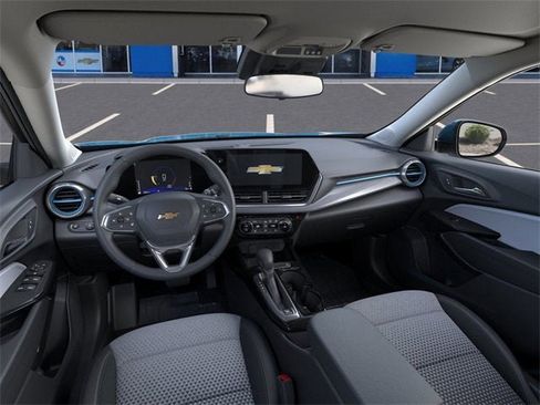 New 2026 Chevrolet Trax LT w/ Driver Confidence Package image 15