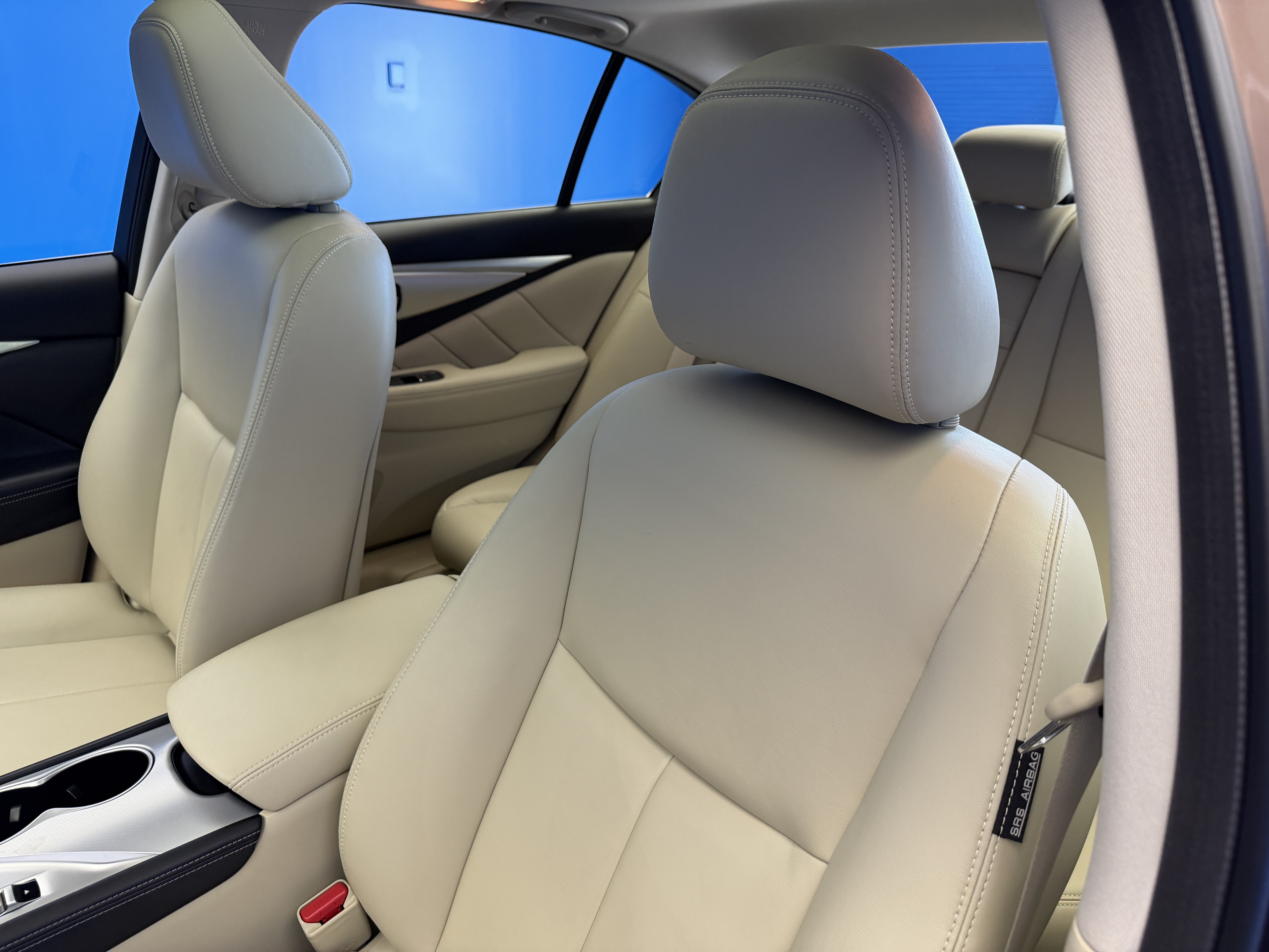 Used 2019 INFINITI Q50 Luxe w/ Essential Package (3.0T Luxe) AWD/4WD image 12