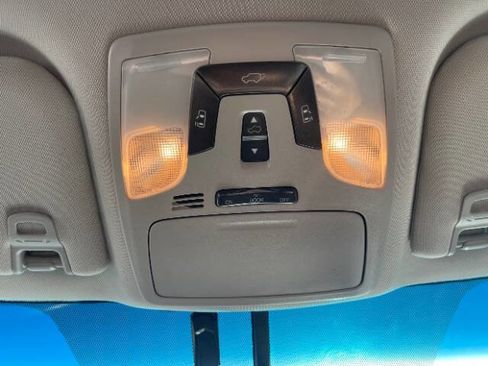 Used 2015 Toyota Sienna SE Premium FWD image 19