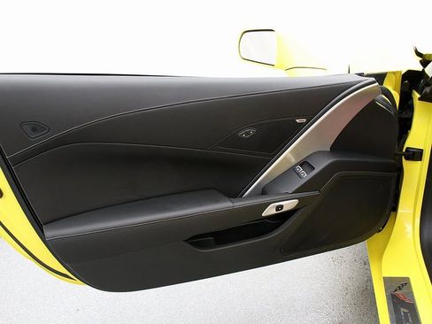 Used 2019 Chevrolet Corvette Stingray Coupe image 21