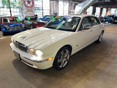 Used 2007 Jaguar XJ8 L RWD image 6