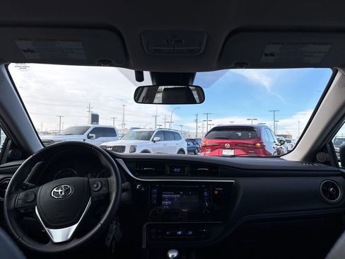 Used 2017 Toyota Corolla SE image 29