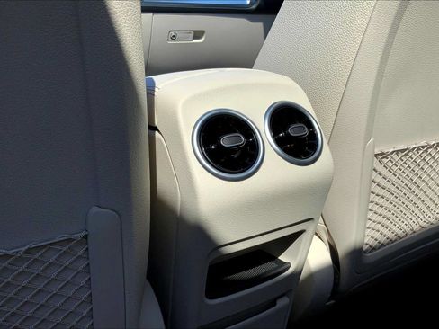 Certified 2026 Mercedes-Benz GLB 250 4MATIC image 22