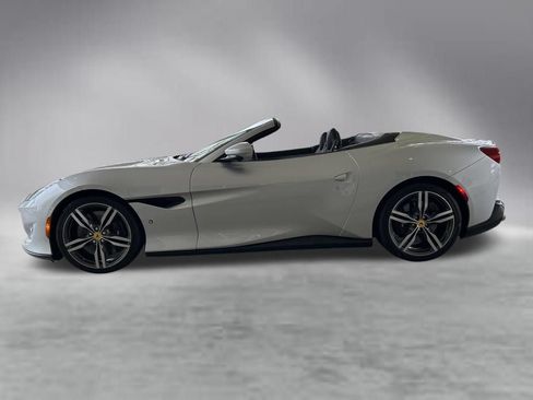 Used 2019 Ferrari Portofino RWD image 16