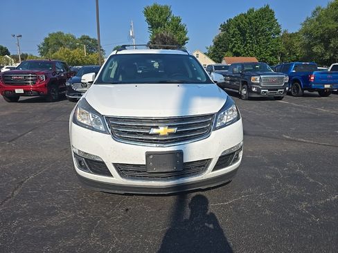 Used 2017 Chevrolet Traverse LT FWD image 3