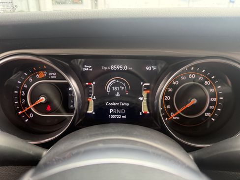 Used 2019 Jeep Wrangler Unlimited Sahara AWD/4WD image 49