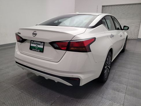 Used 2025 Nissan Altima 2.5 SV FWD image 7