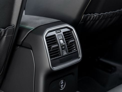 New 2026 Porsche Macan GTS image 34