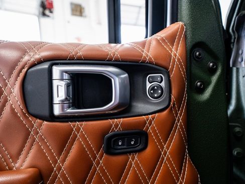 Used 2019 Jeep Wrangler Unlimited Sport S image 36