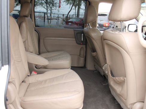 Used 2012 Kia Sedona EX w/ Luxury Pkg FWD image 23