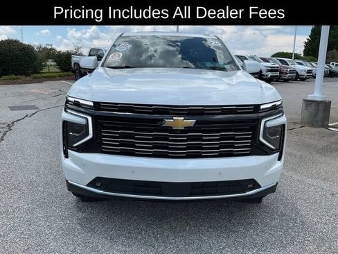 Used 2025 Chevrolet Suburban High Country AWD/4WD image 2