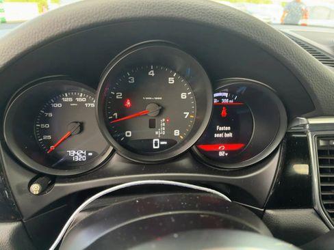 Used 2018 Porsche Macan image 12