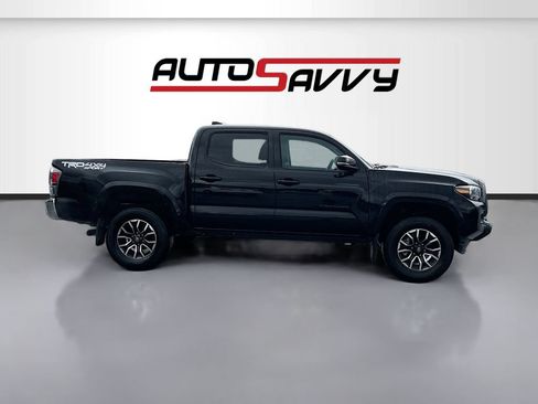 Used 2022 Toyota Tacoma TRD Sport w/ Black Out Package (TMS) AWD/4WD image 8