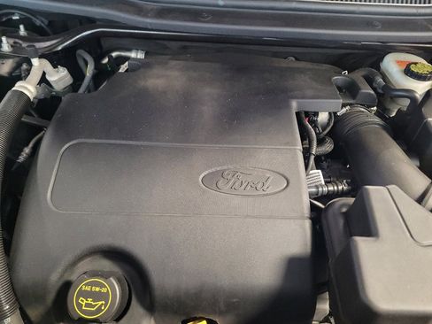 Used 2017 Ford Explorer XLT w/ Equipment Group 202A FWD image 30