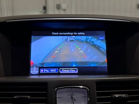 Used 2016 INFINITI Q70 3.7 image 50