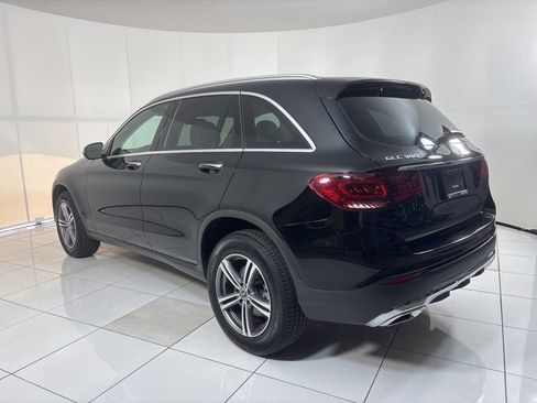 Used 2020 Mercedes-Benz GLC 300 4MATIC w/ Premium Package image 3