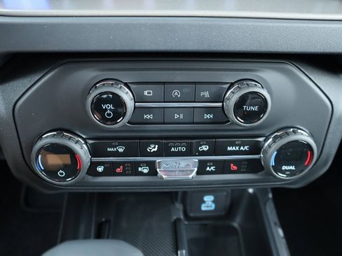 New 2025 Ford Bronco Outer Banks image 7