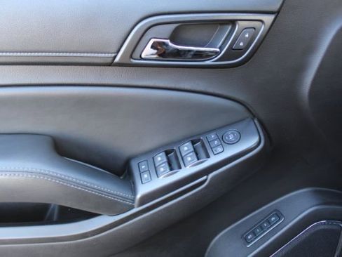 Used 2016 Chevrolet Suburban LTZ image 7