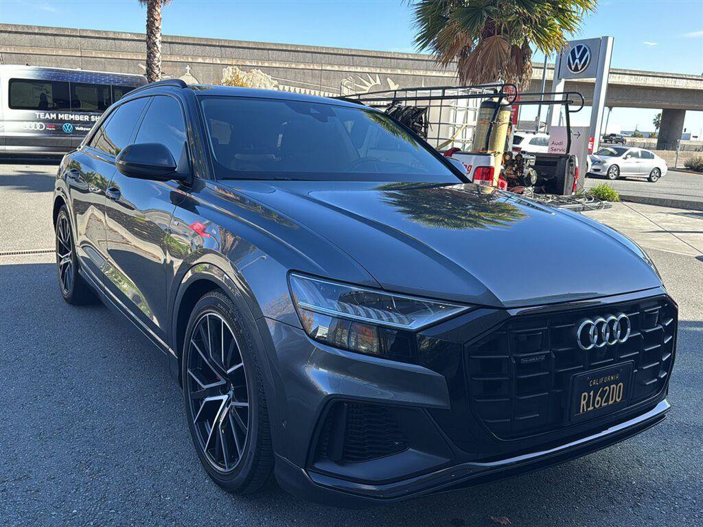 Used 2019 Audi Q8 Prestige w/ Luxury Package AWD/4WD image 4