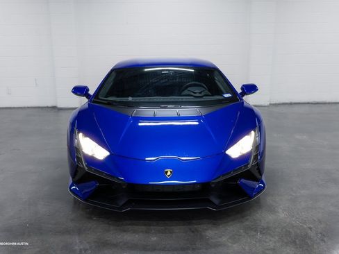 Used 2023 Lamborghini Huracan Tecnica image 2