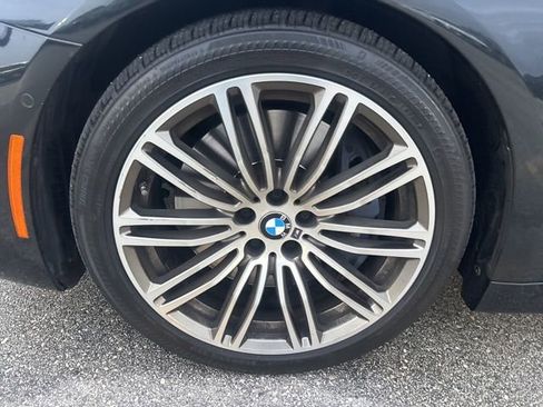Used 2018 BMW M550i xDrive M550i xDrive w/ Luxury Seating Package image 8