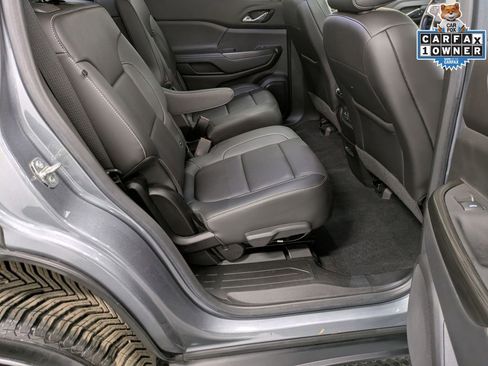 Used 2021 GMC Acadia SLT w/ Premium Package image 26