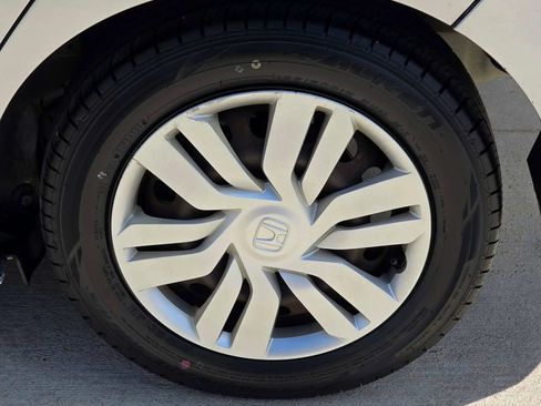 Used 2015 Honda Fit LX image 31