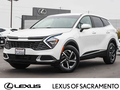Used 2023 Kia Sportage LX image 1