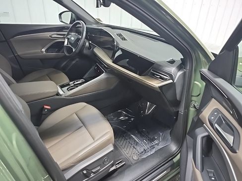 Used 2025 Audi Q5 Premium Plus w/ Premium Plus AWD/4WD image 16