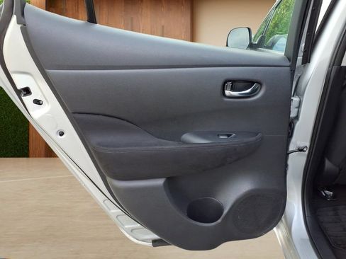 Used 2016 Nissan Leaf S w/ Charger Package FWD image 25
