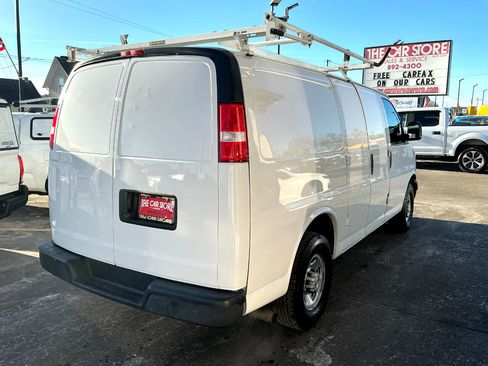 Used 2020 Chevrolet Express 3500 w/ Driver Convenience Package image 4
