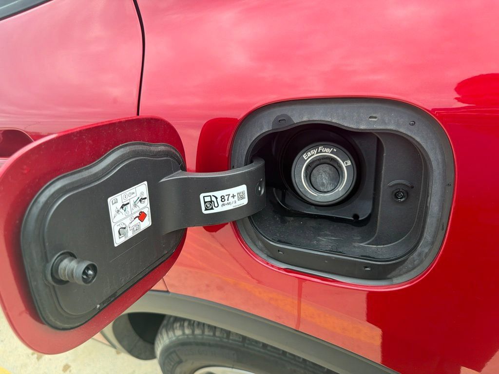 Used 2025 Ford Escape ST-Line Select AWD/4WD image 32
